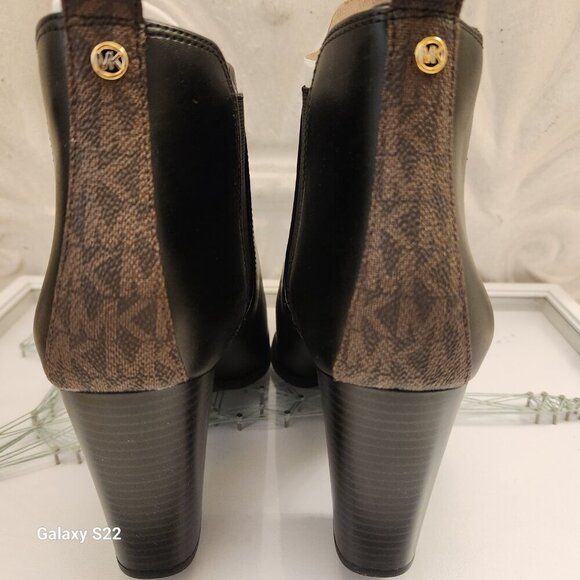Michael Kors Evaline Almond Toe High Heel Booties Black / Signature Size 10. NIB - Picture 7 of 10